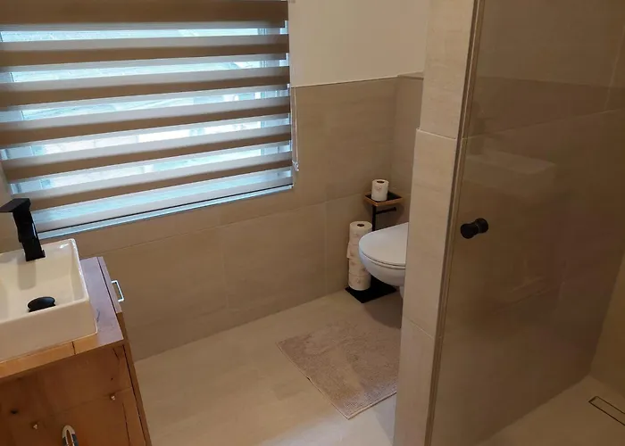 Kemping Camping, Bring Your Tent, Or Caravan *